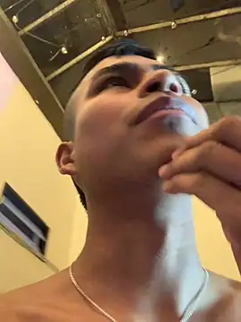 Emiliano Reyes online show from 05/05/26, 05:32