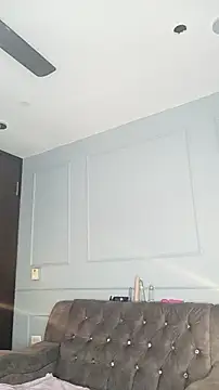 Orianabluee  online show from 11/30/25, 03:40