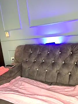 Orianabluee  online show from 10/31/25, 03:25