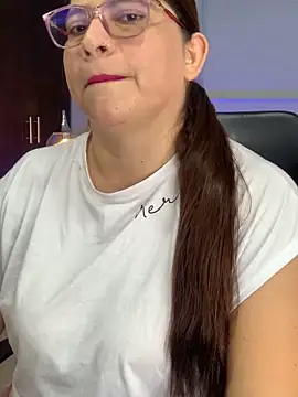 Orianabluee  online show from 10/29/25, 03:16