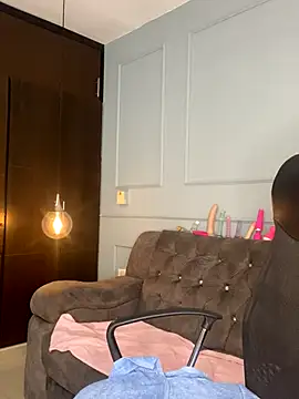 Orianabluee  online show from 11/20/25, 03:18