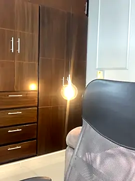 Orianabluee  online show from 11/02/25, 03:22