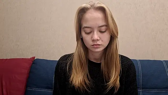 Snapshot of A_LISS_A chatting on 10/22/25, 04:06 A LISS A online show from 10/22/25, 04:06