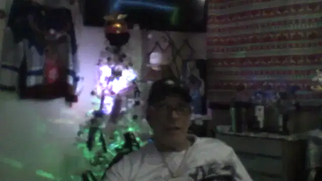 Snapshot of bigdaddyrooster chatting on 12/22/25, 07:41 bigdaddyrooster online show from 12/22/25, 07:41