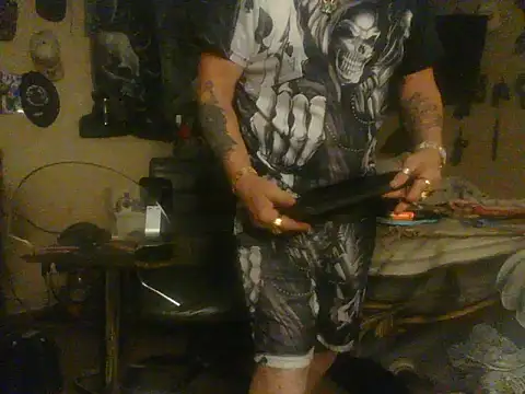 Snapshot of bigdaddyrooster chatting on 01/09/26, 05:47 bigdaddyrooster online show from 01/09/26, 05:47