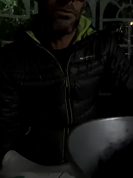 Snapshot of Vanovik20 chatting on 11/08/25, 01:42 Vanovik20 online show from 11/08/25, 01:42