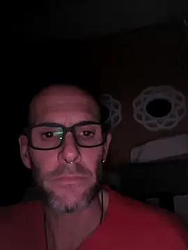 Snapshot of Vanovik20 chatting on 10/22/25, 01:38 Vanovik20 online show from 10/22/25, 01:38