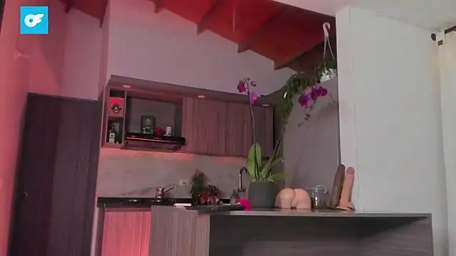 valeriahornier online show from 12/05/25, 06:01