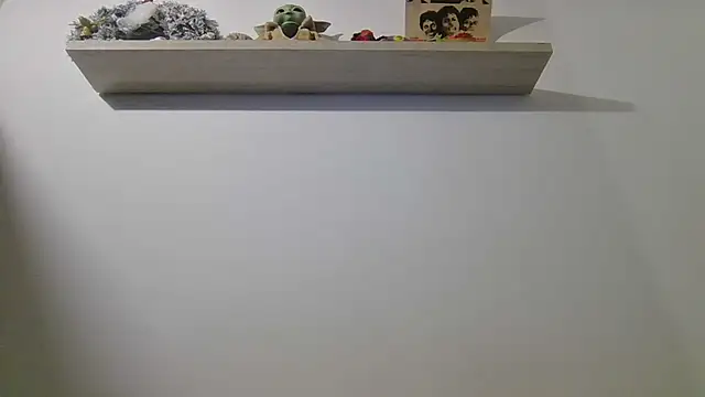 valeriahornier online show from 06/17/26, 02:11