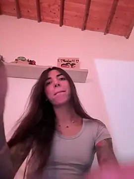 valeriahornier online show from 03/11/26, 01:10