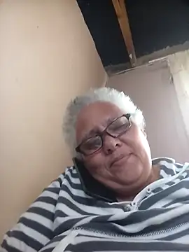 juicyboode online show from 10/28/25, 09:41