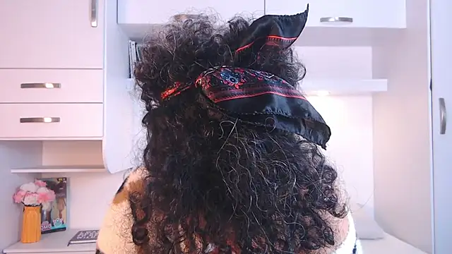 MartiRuis10 online show from 10/21/25, 09:47