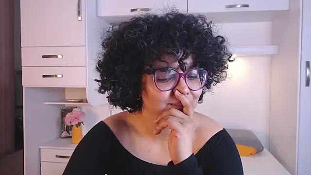 MartiRuis10 online show from 11/10/25, 10:15