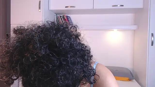 MartiRuis10 online show from 11/17/25, 08:02