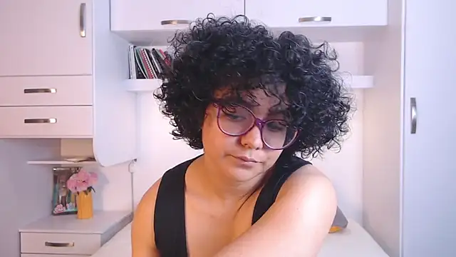 MartiRuis10 online show from 11/30/25, 09:04