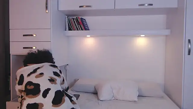 MartiRuis10 online show from 11/02/25, 07:19