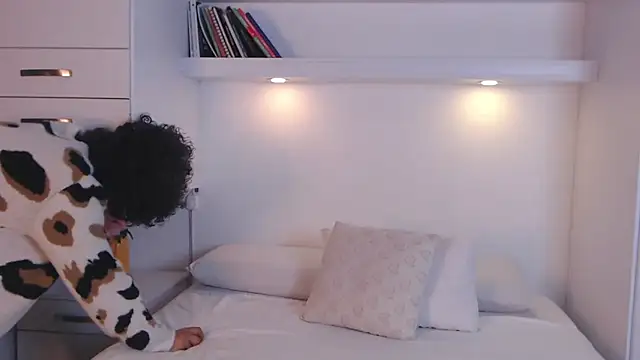 MartiRuis10 online show from 12/04/25, 10:20