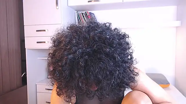 MartiRuis10 online show from 11/12/25, 10:24