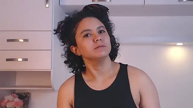 MartiRuis10 online show from 10/24/25, 09:47