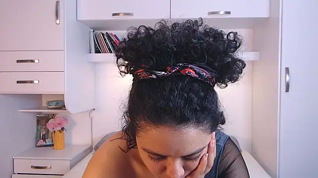 MartiRuis10 online show from 12/01/25, 11:49