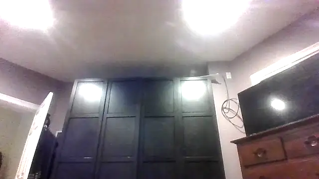 Snapshot of burby79 chatting on 07/05/26, 03:11 burby79 online show from 07/05/26, 03:11