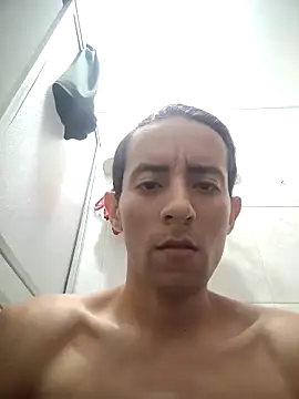 Snapshot of Perezadri chatting on 10/18/25, 05:31 Perezadri online show from 10/18/25, 05:31