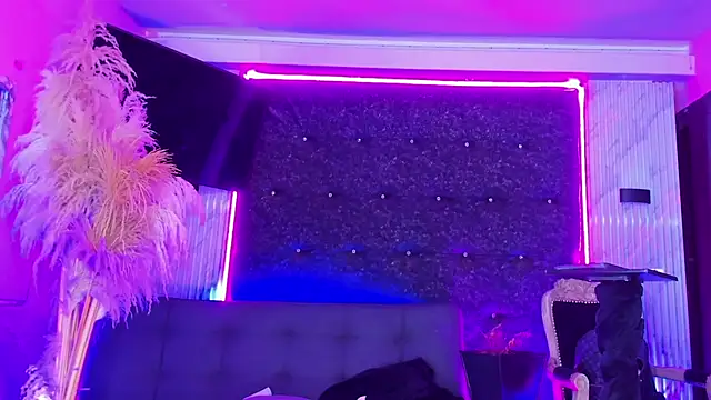 Queens Wonders Blonders online show from 02/20/26, 06:26