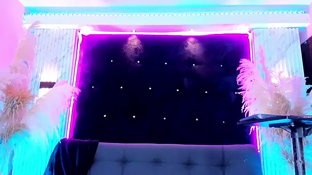 Queens Wonders Blonders online show from 11/02/25, 08:19