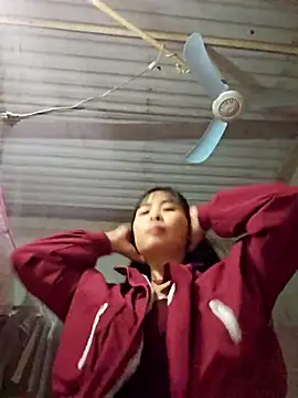 Squirrel-Pear online show from 11/21/25, 01:32