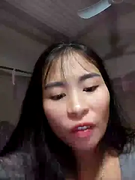 Squirrel-Pear online show from 11/04/25, 02:54