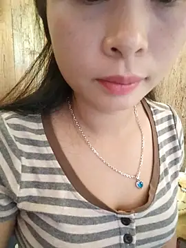 Squirrel-Pear online show from 11/08/25, 12:58