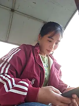 Squirrel-Pear online show from 11/24/25, 09:53