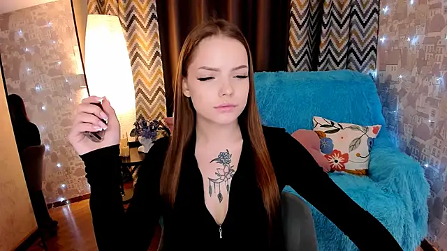 MelissaBell  online show from 11/28/25, 08:14