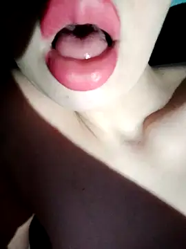 Loveyoudearxq online show from 11/18/25, 08:01