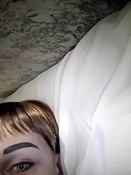 Loveyoudearxq online show from 10/19/25, 03:59