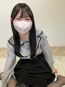 Snapshot of Reina_cute_00_ chatting on 10/28/25, 03:29 Reina cute 00  online show from 10/28/25, 03:29