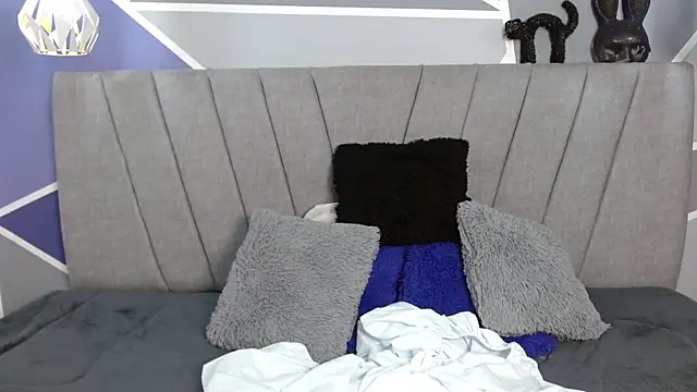 luna merie online show from 12/20/25, 12:41