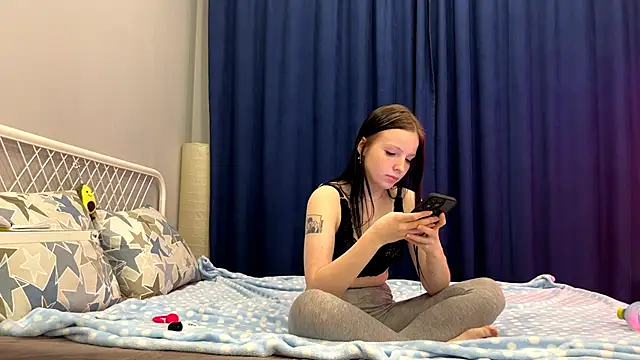 lunavoyce online show from 10/25/25, 12:32