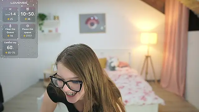 lisa mccoy  online show from 11/21/25, 02:05