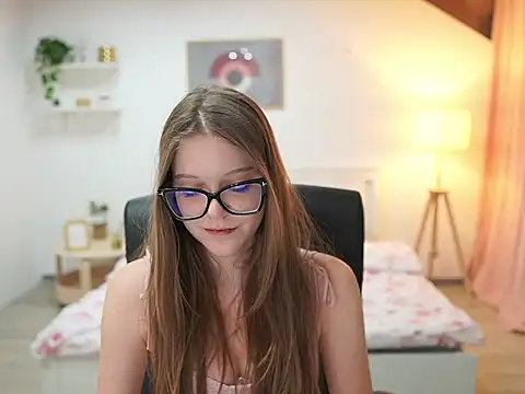 lisa mccoy  online show from 10/18/25, 01:35