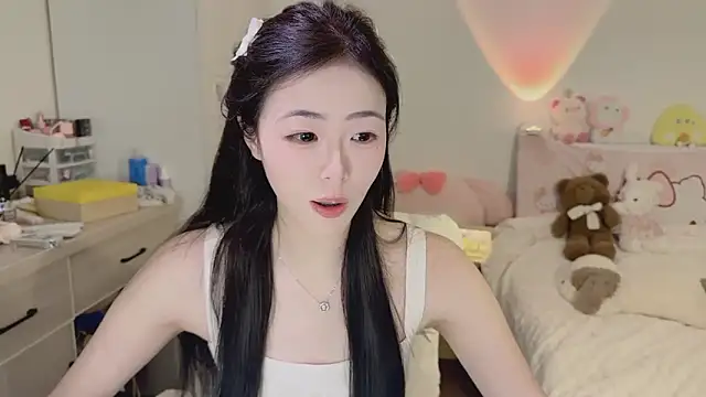 Onecutelittle online show from 12/22/25, 07:41