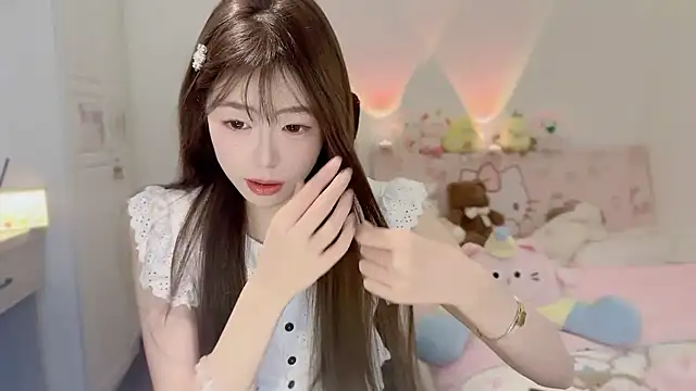 Onecutelittle online show from 11/01/25, 06:41