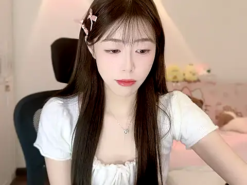 Onecutelittle online show from 10/26/25, 03:23