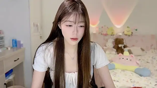 Onecutelittle online show from 11/10/25, 01:43