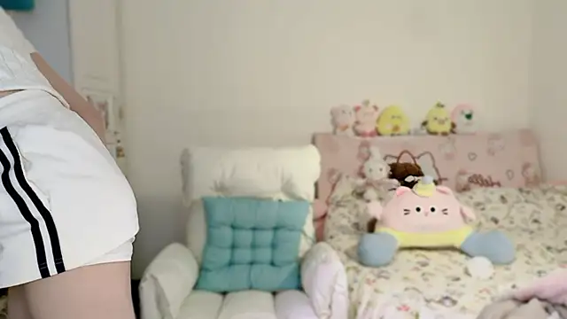 Onecutelittle online show from 12/03/25, 01:06