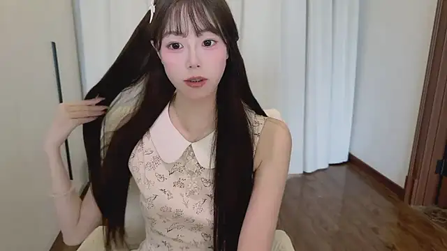 Onecutelittle online show from 04/10/26, 05:14