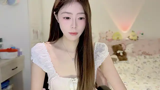 Onecutelittle online show from 11/18/25, 06:39