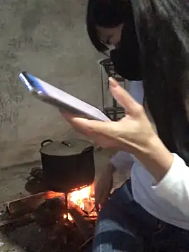 Kylie beem online show from 10/30/25, 12:42