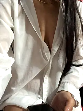 Kylie beem online show from 11/02/25, 02:49