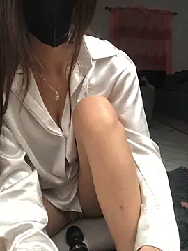 Kylie beem online show from 06/11/26, 07:22